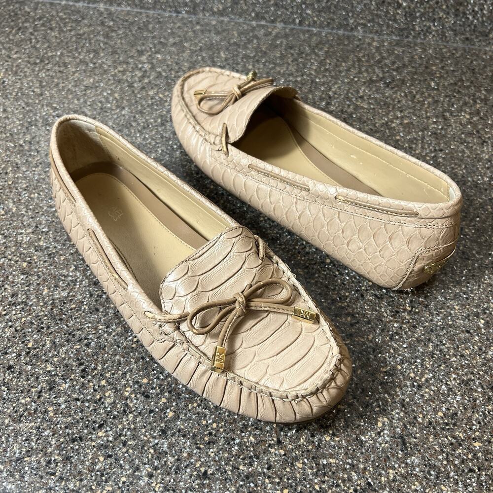 Michael Kors Womens Size 9 M Beige Leather Flats Comfort Casual Snake Skin Print